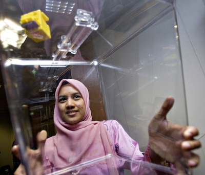 マレーシア、3月8日に総選挙