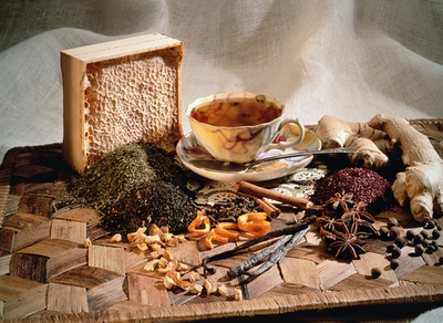 中薬入り茶飲料 中国の若者の間で「滋養ブーム」を生む