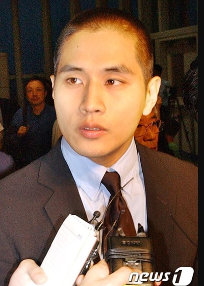 兵役逃れ韓国系米国人歌手「ビザ訴訟」勝訴したが…韓国入国まで難関続く