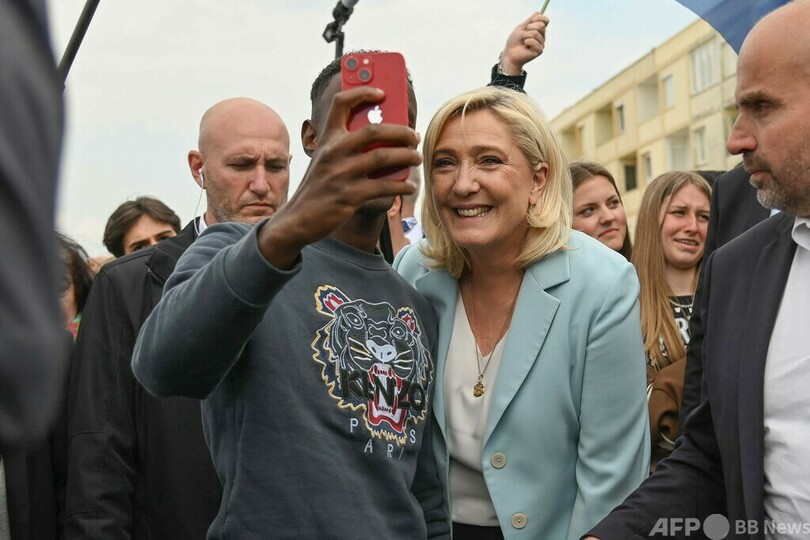 マクロン、ルペン両氏が最後の訴え 仏大統領選、24日に決選投票