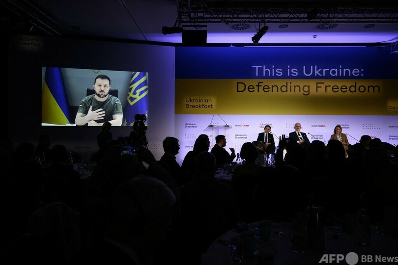 ウクライナ大統領、西側の「団結」に疑義 ダボス会議