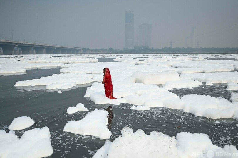 聖なるヤムナ川 有害な泡で覆われる インド 写真12枚 国際ニュース Afpbb News