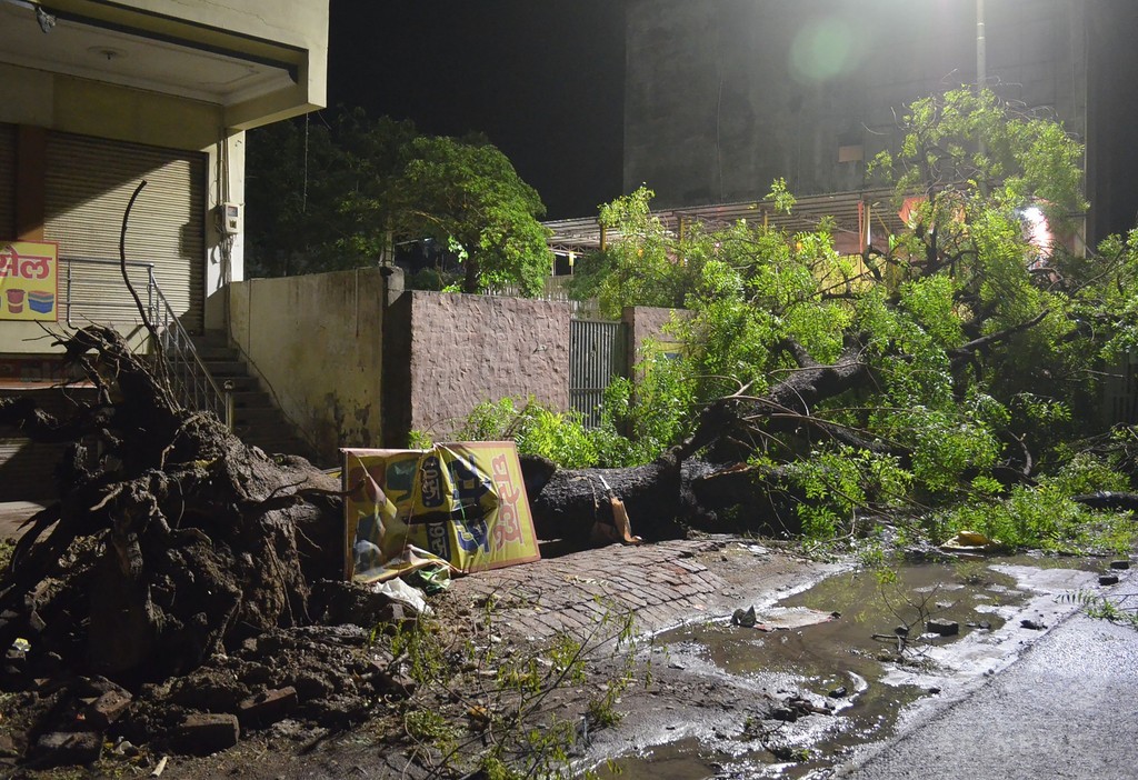 砂嵐で100人以上死亡 インド 写真13枚 国際ニュース Afpbb News