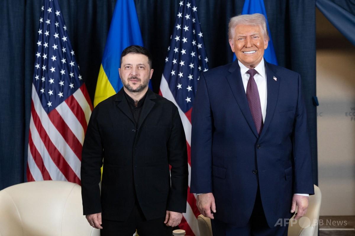 トランプ氏、今度は左手にあざ ホワイトハウスはぶつけだたけと説明