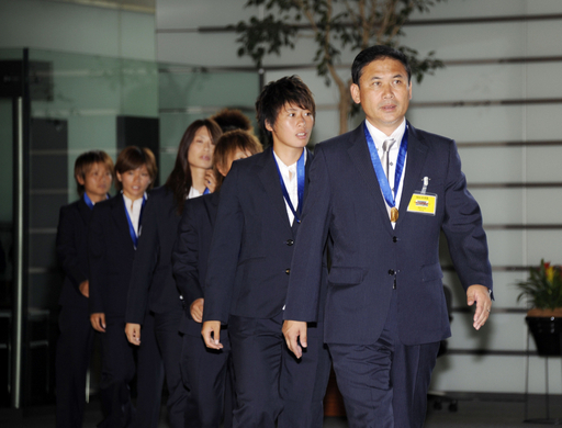 なでしこジャパンに国民栄誉賞を授与 写真4枚 国際ニュース Afpbb News