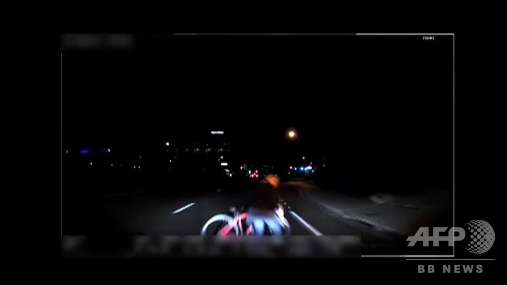 ウーバーの自動運転車事故、交通違反の歩行者を認識せず ウーバーの自動運転車事故、交通違反の歩行者を認識せず