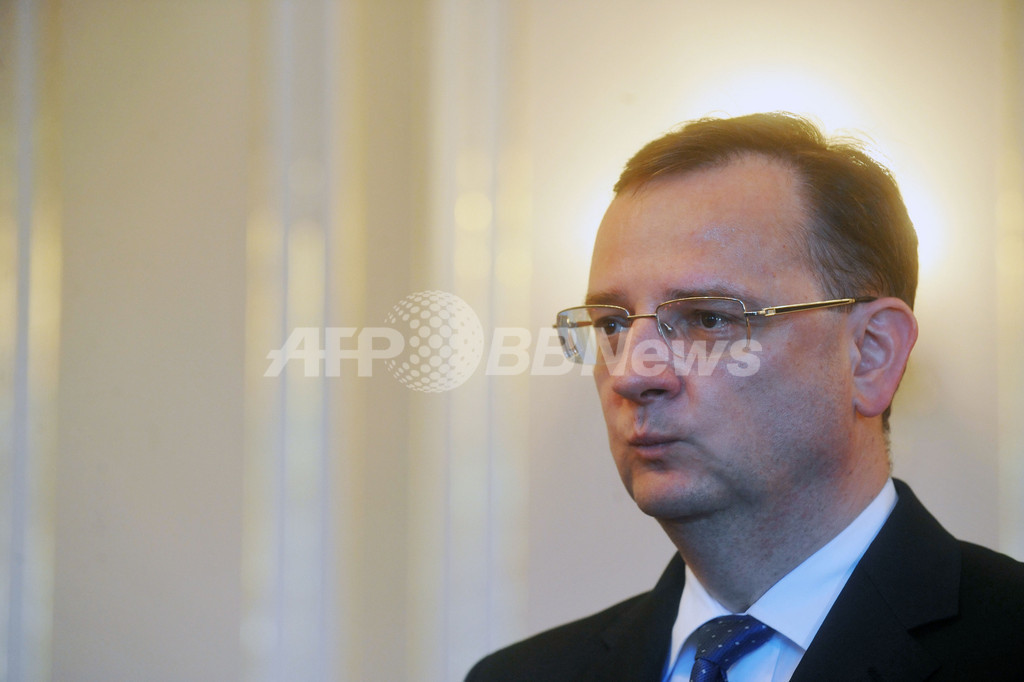 チェコ首相が辞任、側近女性の訴追を受けて引責 写真5枚 国際ニュース:AFPBB News