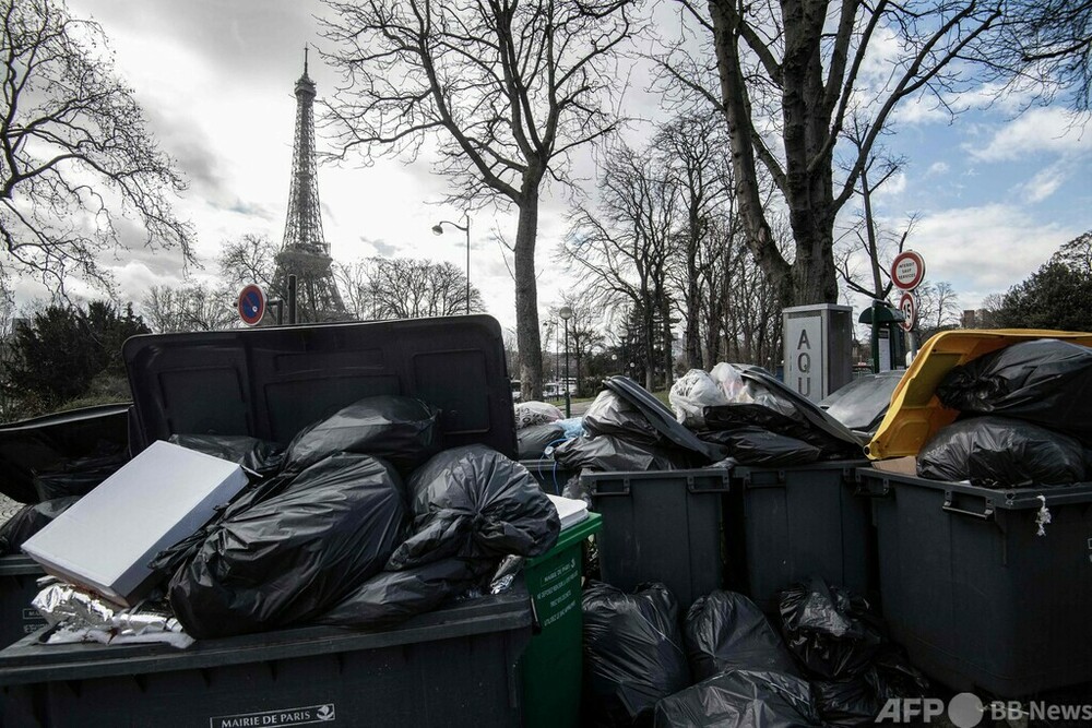 仏パリにごみの山…年金改革反対で回収業者らがスト 写真14枚 国際ニュース:AFPBB News