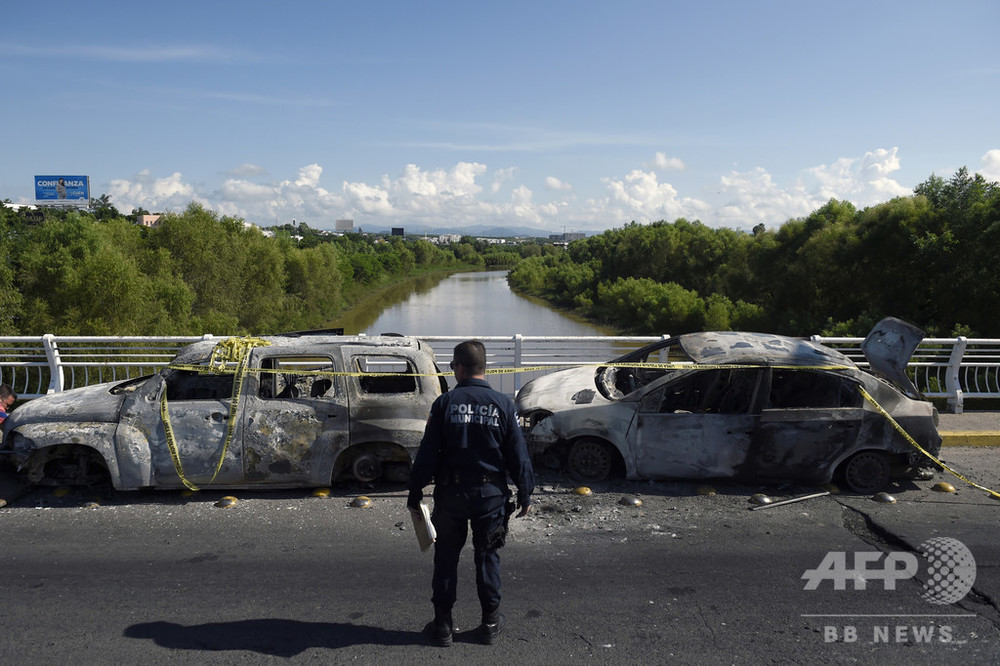 メキシコ北部で武装集団と警官が銃撃戦、14人死亡 麻薬組織か 写真1枚 国際ニュース:AFPBB News