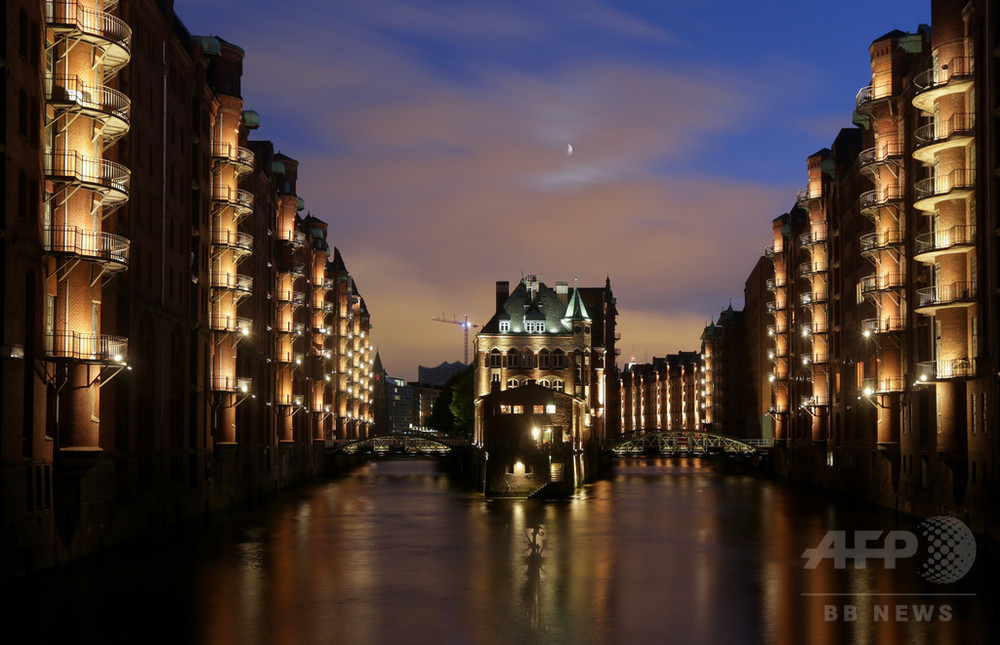 運河沿いの歴史的倉庫街、世界遺産に 独ハンブルク 写真1枚 国際