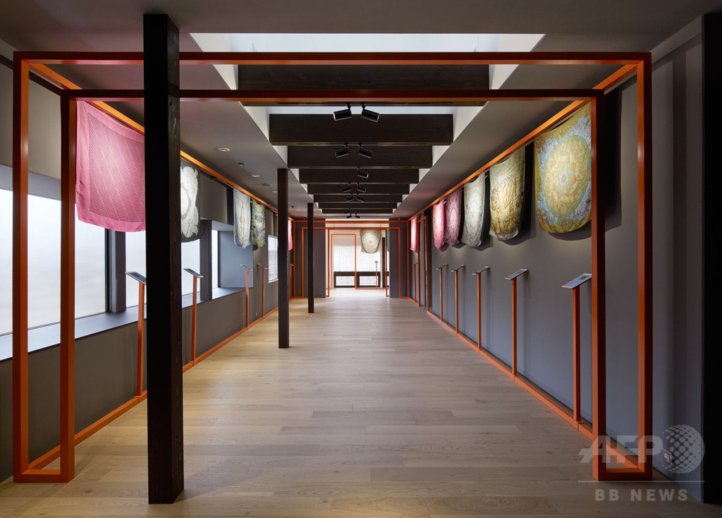 祇園に「エルメス」期間限定ブティック、シルクイベントも開催