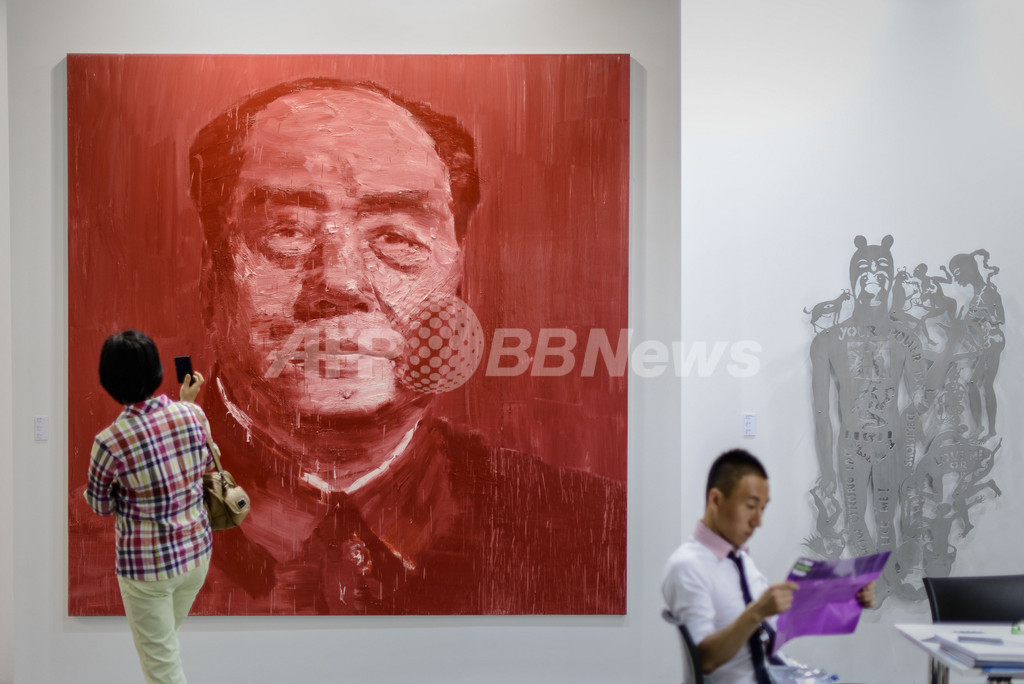 香港で初の「アート・バーゼル」開催、草間彌生の作品も展示
