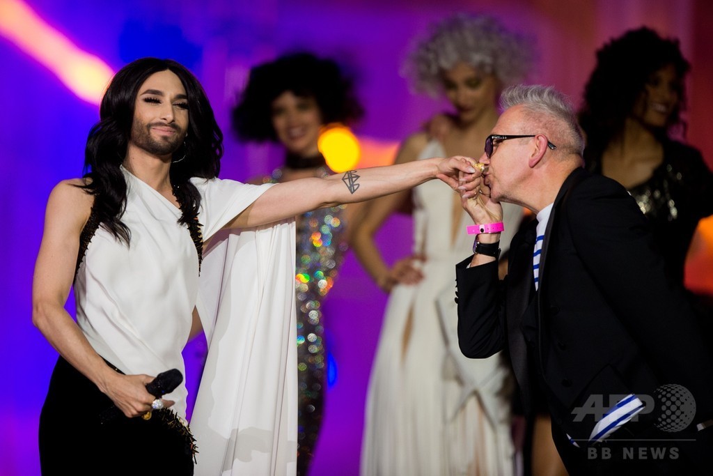 ゴルチエやコンチータも出席、エイズ慈善イベント「ライフ・ボール」