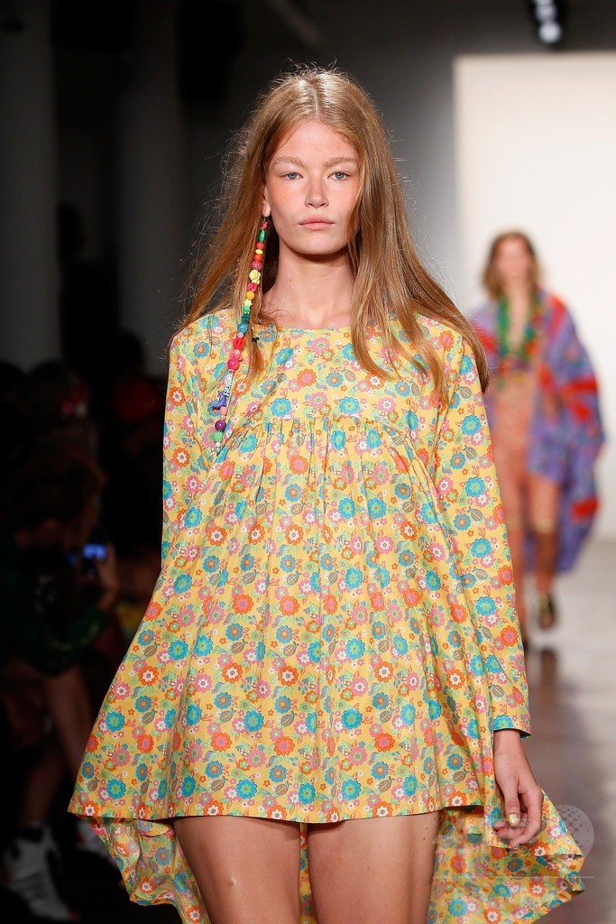 フィナーレにマイリー・サイラス、「ジェレミー・スコット」15年春夏