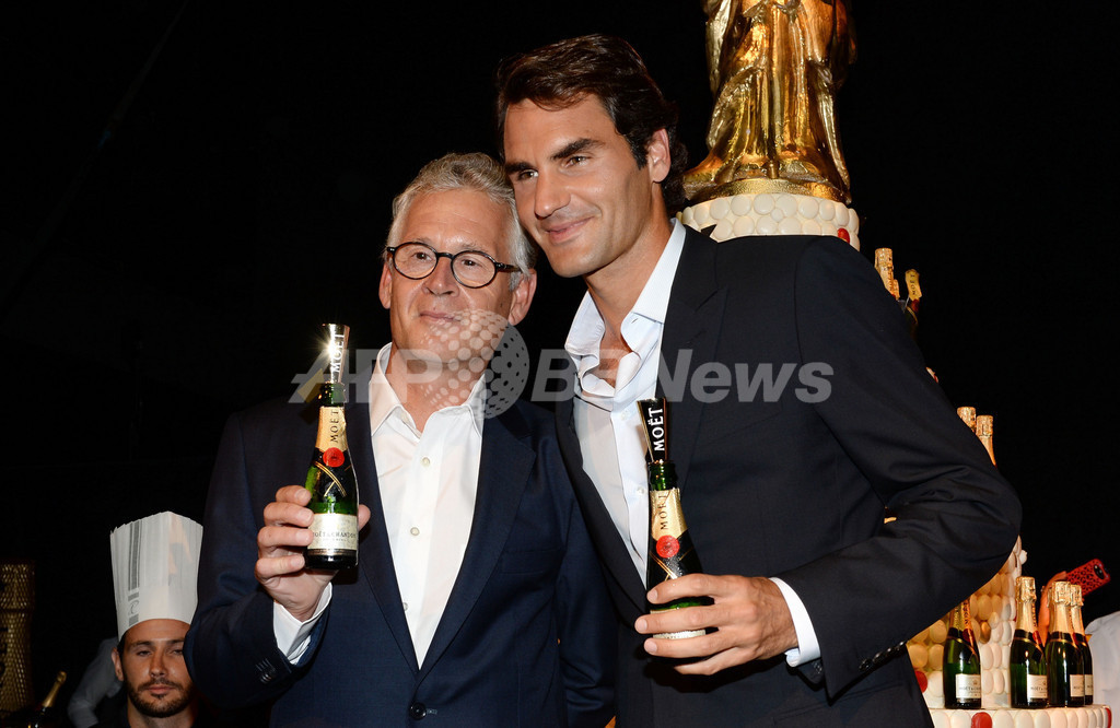 フェデラーがホスト、「モエ・エ・シャンドン」270周年記念パーティー