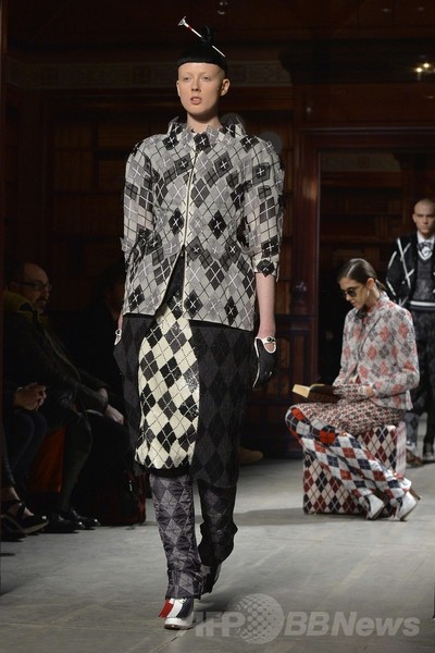 ＜14/15年秋冬ミラノ・メンズコレクション＞モンクレール ガム・ブルー