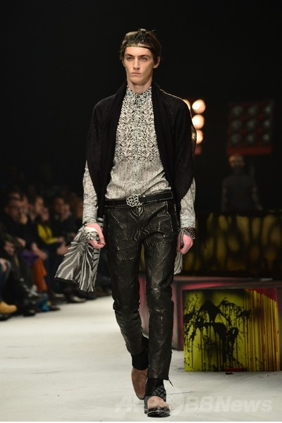 ＜14/15年秋冬ミラノ・メンズコレクション＞ロベルト・カヴァリ