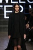 米ニューヨーク市内で発表された「DKNY」15/16年秋冬コレクション（2015年2月15日撮影）。(c)AFP/Getty Images/Neilson Barnard