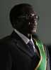 ジンバブエの首都ハラレ（Harare）で、大統領就任式に臨むロバート・ムガベ（Robert Mugabe）大統領（2008年6月29日撮影）。(c)AFP/Alexander Joe