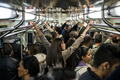 ブラジル・サンパウロ（Sao Paulo）の地下鉄セ（Se）駅、夕方のラッシュアワーは東京も顔負けの大混雑だ（2012年6月6日撮影）。(c)AFP/Yasuyoshi Chiba