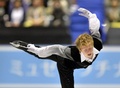 世界フィギュアスケート国別対抗戦2013（World Team Trophy Figure Skating Championship 2013）は12日、東京で2日目が行われ、男子シングル・フリースケーティング（FS）では高橋大輔（Daisuke Takahashi）が168.65点を記録し、合計249.52点で総合1位に入った。

演技に臨むカナダのケヴィン・レイノルズ（Kevin Reynolds、2013年4月12日撮影）。(c)AFP/KAZUHIRO NOGI