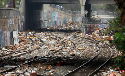 米LAの鉄道貨物盗難、多数の銃も被害