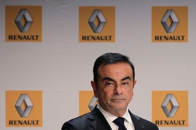 ゴーン被告、ルノーの会長兼CEOを辞任