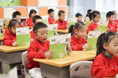 7歳の小学生 字を書く速度と暗算が遅い 原因は融合立体視機能障害