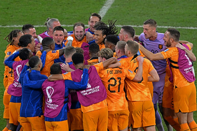 オランダが米国を下し8強入り カタールW杯