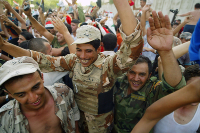 大会初の決勝進出に沸くイラクのサポーター