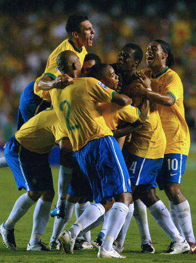 ブラジル エクアドル戦で5得点を挙げW杯予選初勝利