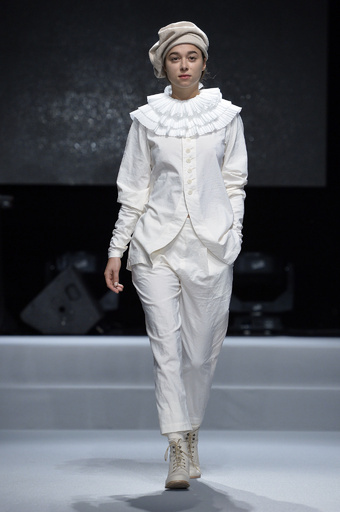 ハッピーカラーでまとうフレンチシック、「アニエスベー」15年春夏