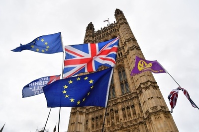 英議会、離脱案の変更を支持 EU側は再交渉否定
