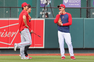 大谷はカージナルス戦で休養、試合前にはヌートバーと談笑