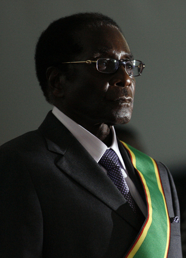 ジンバブエのムガベ大統領、就任宣誓 政党間の対話を呼び掛け