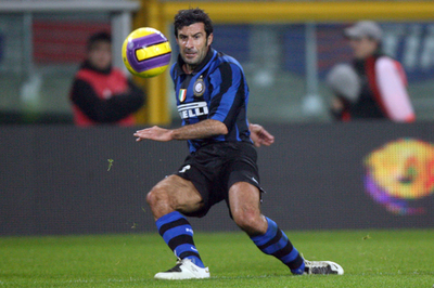 フィーゴ 右足腓骨の手術へ