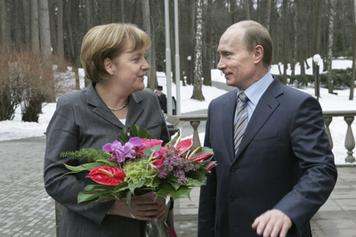 プーチン大統領が独首相と会談、次期政権も路線継続強調