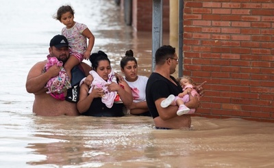 スペイン南東部で記録的豪雨、5人死亡
