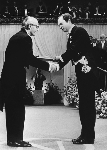 ノーベル賞2度受賞のF・サンガー氏死去 「ゲノミクスの父」