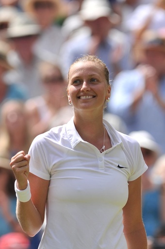 3年ぶりの優勝狙うクビトバ、親友下し決勝進出 ウィンブルドン選手権