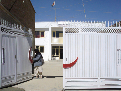 タリバン、「誤って」拉致した赤十字職員4人を解放へ