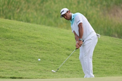 松山英樹、盗難被害「完全に忘れて」2位発進 プレーオフ第1戦