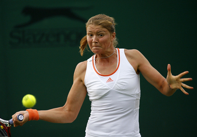 サフィナ ストレートで2回戦へ