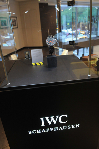 IWCのニューヨークに旗艦店オープン、アリの写真展も