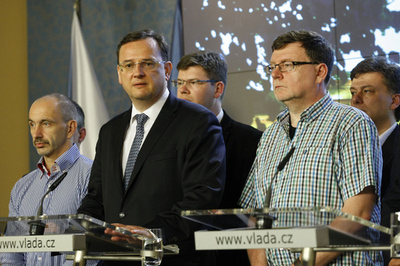 チェコ首相が辞任、側近女性の訴追を受けて引責