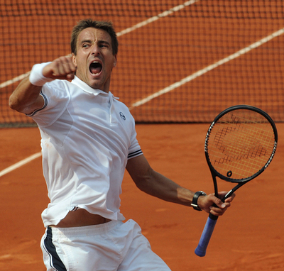 ロブレド コールシュライバーを下し準々決勝進出、全仏オープン