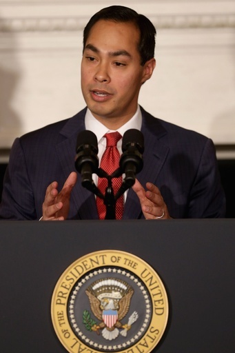 米住宅長官にカストロ氏を指名、ヒスパニック系の「希望の星」