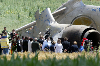 ドイツ・スイス国境での空中衝突事故、スイスの航空管制機関幹部ら4人に有罪判決