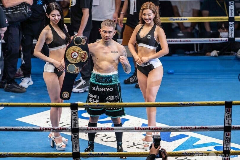 井岡一翔が新王者に WBAスーパーフライ級