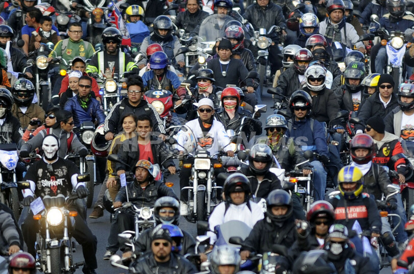 バイカーイベントに3万5000人、グアテマラ